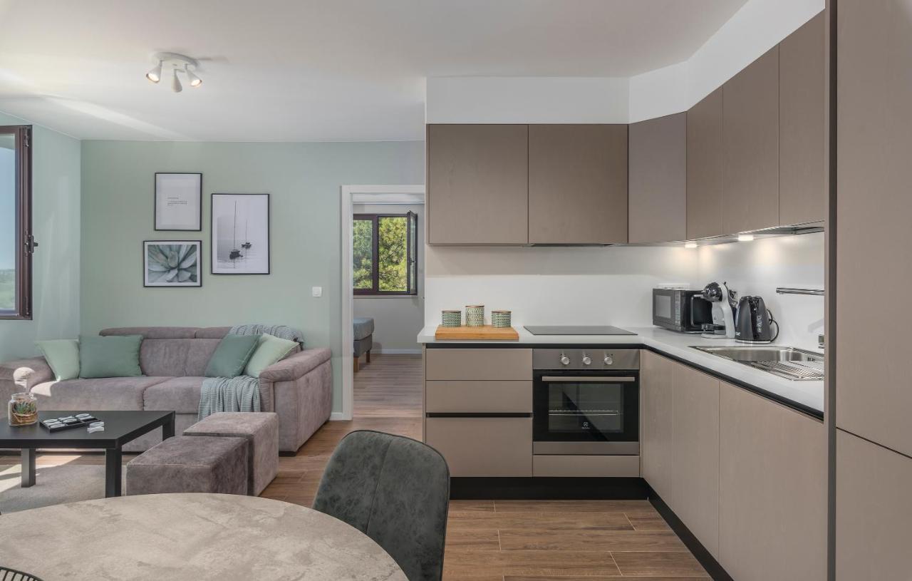 Just Renovated Stylish 2 Bedrooms Apartment Only A Few Steps From The Beach! Novigrad Istria Extérieur photo