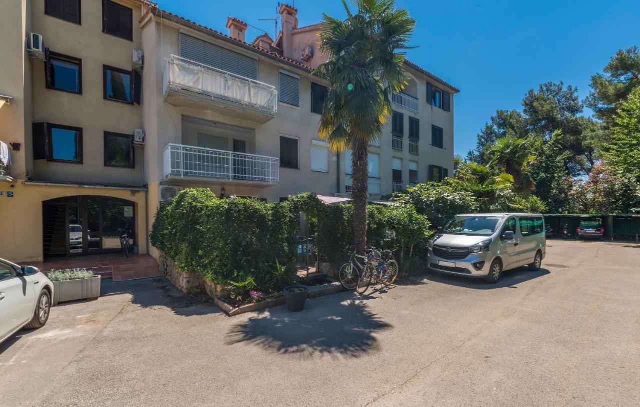 Just Renovated Stylish 2 Bedrooms Apartment Only A Few Steps From The Beach! Novigrad Istria Extérieur photo